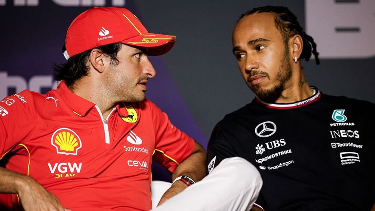 Bahnt sich in der Formel 1 sich ein spektakulärer Tausch mit Carlos Sainz (l.) und Lewis Hamilton an?