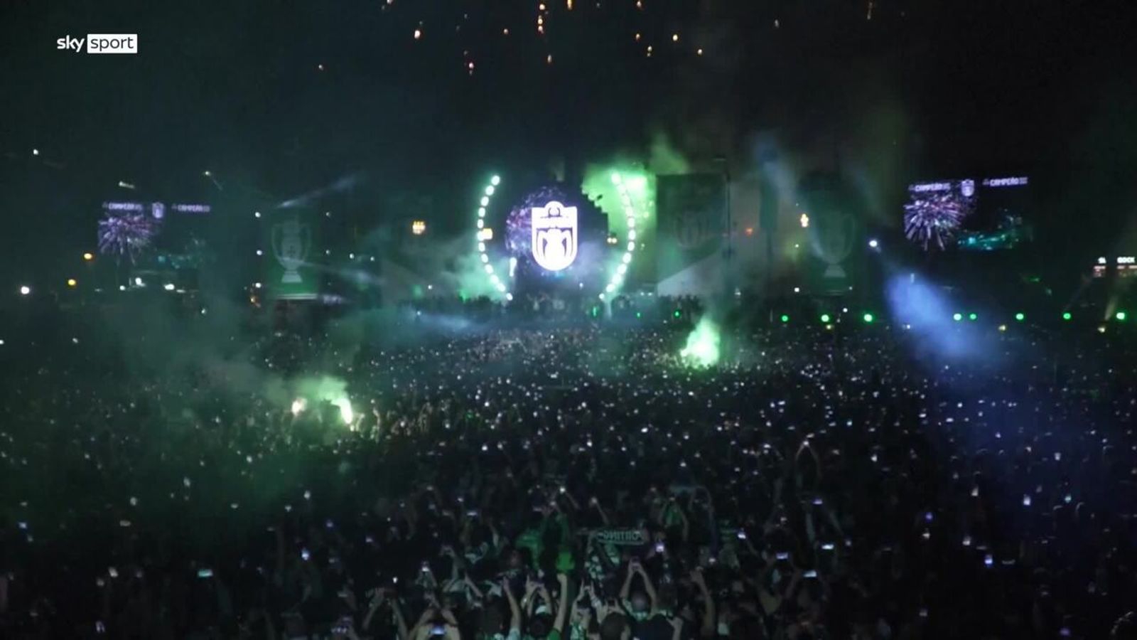 Fußball international Sporting Lissabon und Amorim feiern