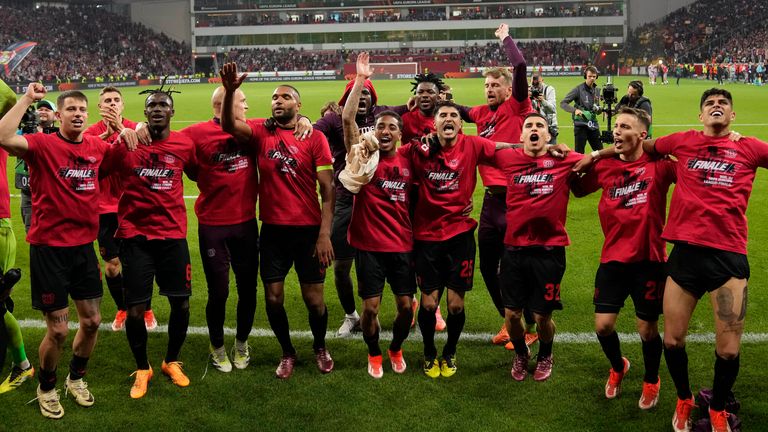 Bayer Leverkusen feiert den Finaleinzug in der Europa League. 