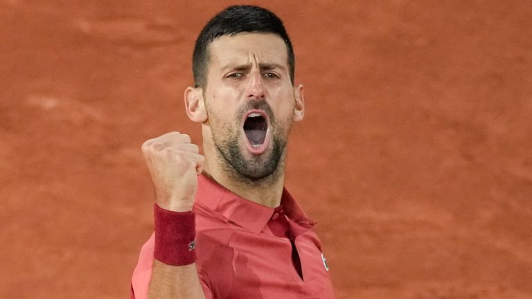 Novak Djokovic steht bei den French Open in Runde zwei. 