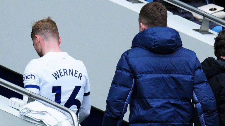 Timo Werner verletzte sich im Spiel gegen Arsenal und musste ausgewechselt werden.