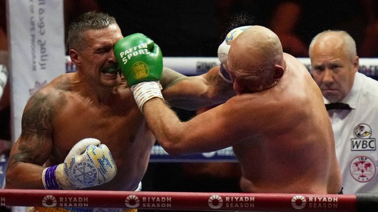 Alexander Usyk und Tyson Fury lieferten sich einen Riad einen spektakulären Boxfight. 