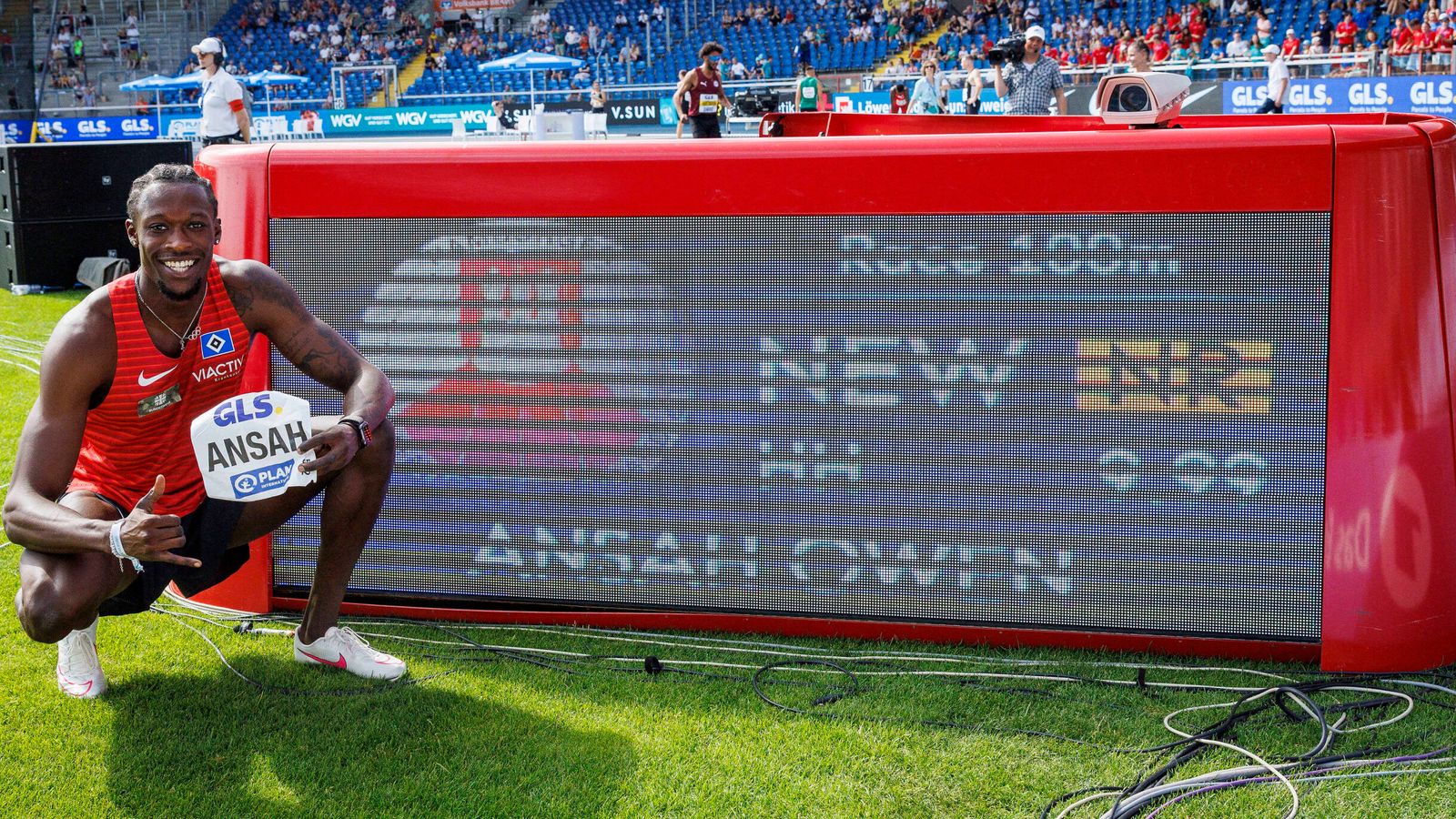 Owen Ansah läuft die 100 Meter als erster Deutscher unter zehn Sekunden ...