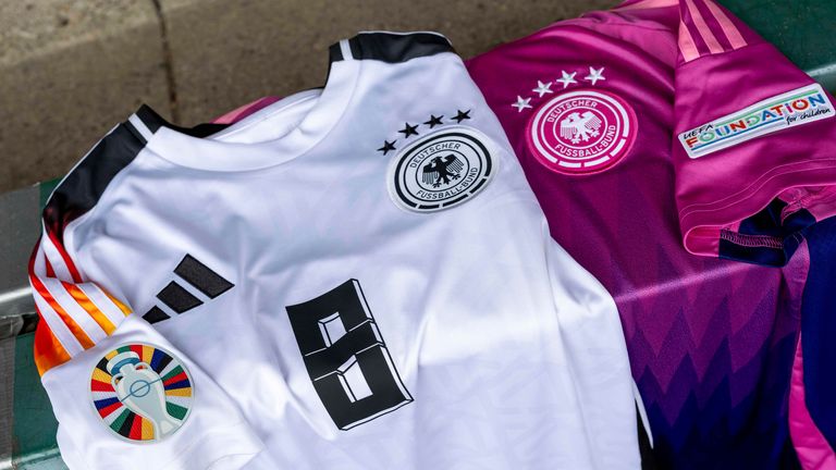 Die Trikots des DFB-Teams sind bereits breit bekannt - doch wie steht es um die anderen Trikots für die EM in Deutschland 2024?