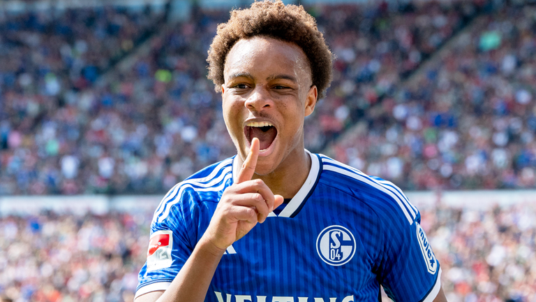 Die Zukunft von Schalkes Assan Ouedraogo steht weiterhin in den Sternen.