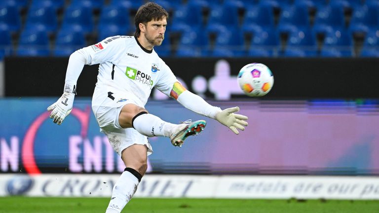 SC FREIBURG: Jannik Huth wechselt ablösefrei vom SC Paderborn.