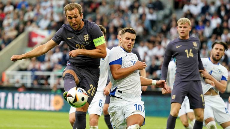 Harry Kane trifft für England gegen Bosnien-Herzegowina spät zum 3:0-Endstand.