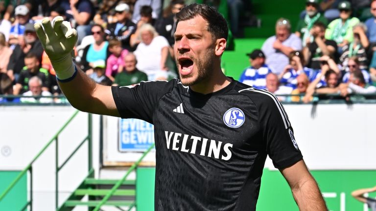 Marius Müller verlässt Schalke 04 in Richtung VfL Wolfsburg. 