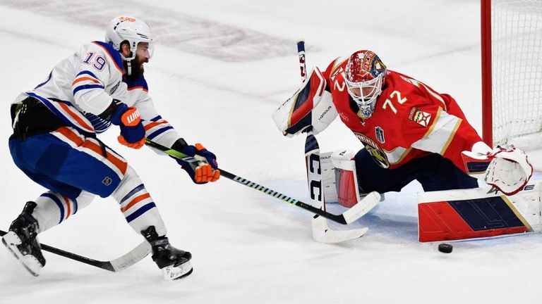 Die Edmonton Oilers mit Leon Draisaitl scheitern beim ersten Finalspiel vor allem am Panthers-Torwart Sergei Bobrowski.