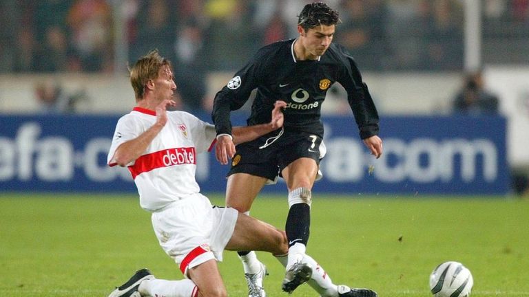 STUTTGART (2 Spiele, 0 Tore): 2005 sorgte er bei seinem ersten Auftritt in Deutschland mit seinen Dribblings bereits für mächtig Furore, konnte die 1:2-Niederlage von Manchester United schlussendlich aber nicht verhindern. Auch sein zweites Spiel im Schwabenland endete mit einer Niederlage ...
