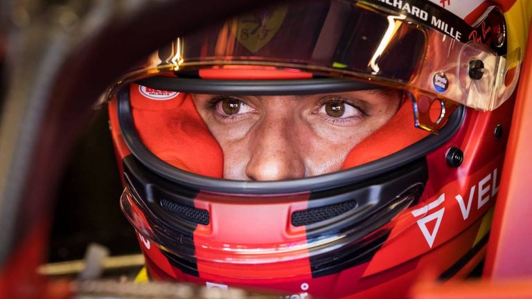 Carlos Sainz fährt seit 2021 für Ferrari.