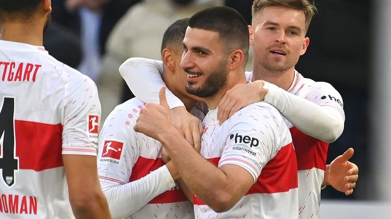 Deniz Undav (2. von re.) will beim VfB Stuttgart bleiben.
