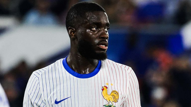 Sogar Vor- und Nachname bietet die UEFA als Aussprache bei Dayot Upamecano vom FC Bayern an. 