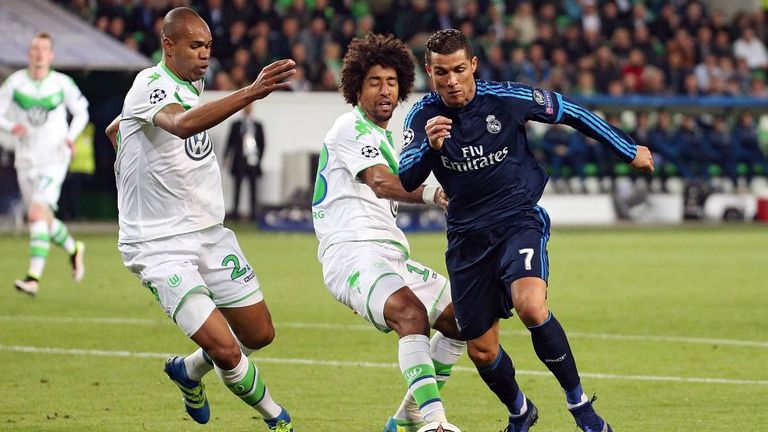 WOLFSBURG (1 Spiel, 0 Tore): Keine guten Erinnerungen hat Cristiano Ronaldo an Wolfsburg. 2016 blieb er im Viertelfinal-Hinspiel blass und verlor mit Real völlig überrasched mit 0:2. Im Rückspiel schoss er die Königlichen dann aber mit einem Dreierpack ins Halbfinale.