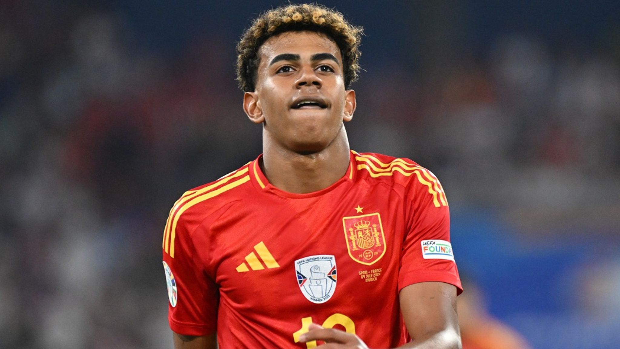Spanien-Talent Lamine Yamal reagiert auf Vergleiche mit Lionel Messi