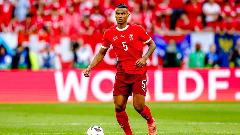 INNENVERTEIDIGER: Manuel Akanji (Schweiz)