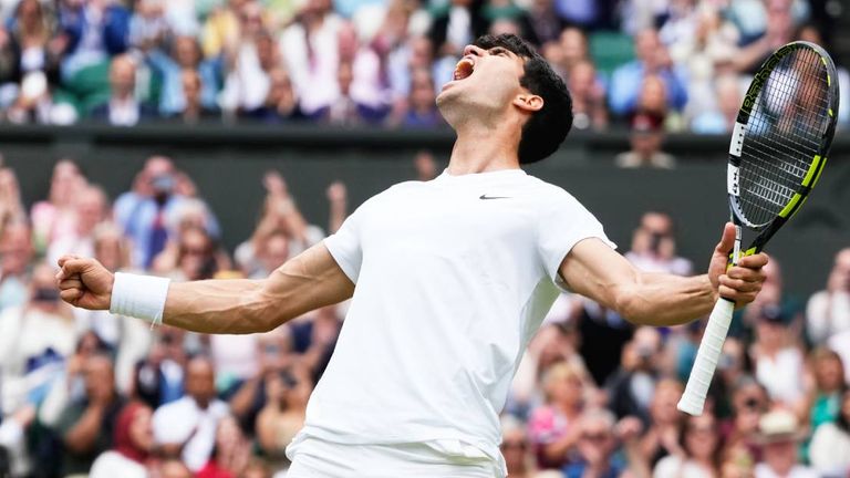 Carlos Alcaraz steht erneut im Finale von Wimbledon. 