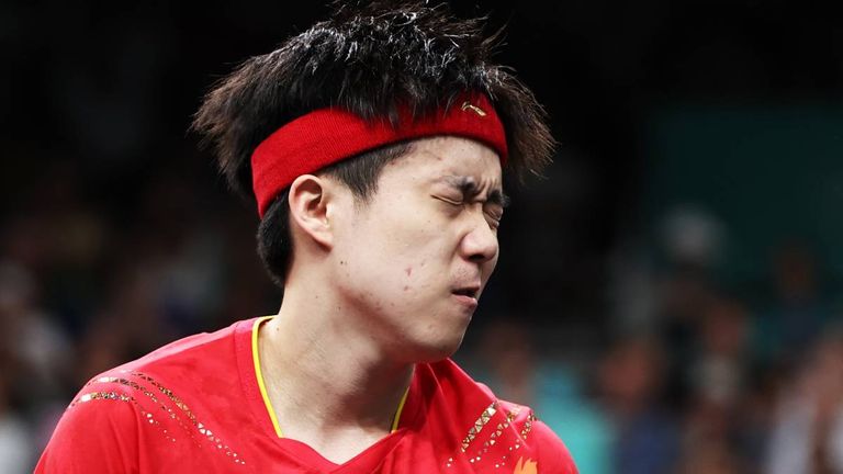 Tischtennis-Weltranglistenerster Wang Chuqin ist völlig überraschend in der zweiten Runde bei Olympia gescheitert. 