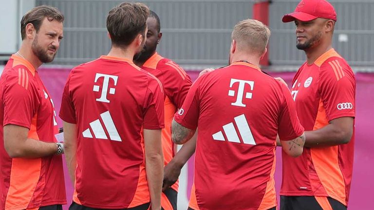 Vincent Kompany (r.) will den FC Bayern zusammen mit seinem Trainerteam wieder in die Erfolgsspur führen.