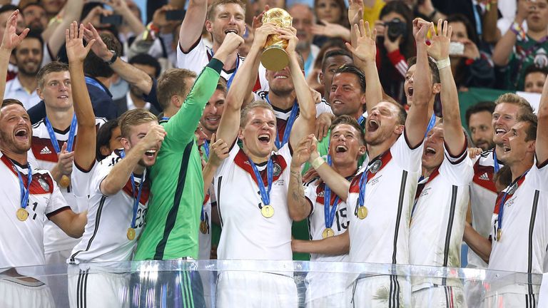 MATTHIAS GINTER (30): Bei der WM einer der jüngsten im Kader. Beim SC Freiburg heute eine feste Größe in der Abwehr, braucht aber nun erstmal Anlauf: Im vergangenen April an der Achillessehne operiert.