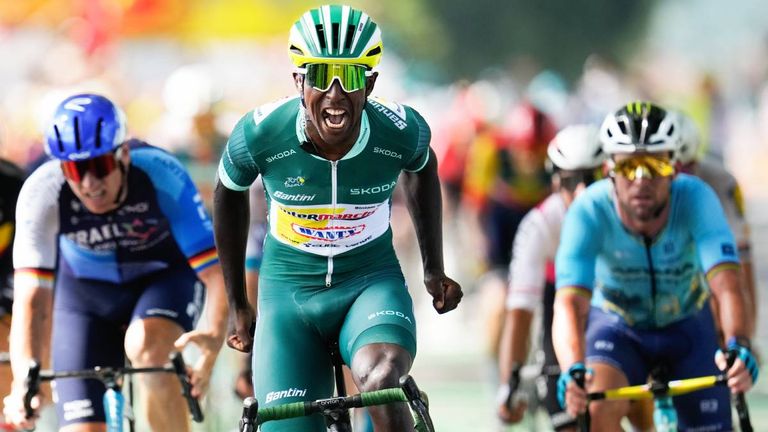 Biniam Girmay hat bei der Tour de France seinen dritten Etappensieg eingefahren. 