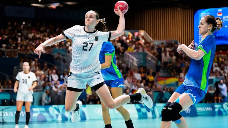 Die deutschen Handball-Frauen haben dem Druck gegen Slowenien Stand gehalten. 
