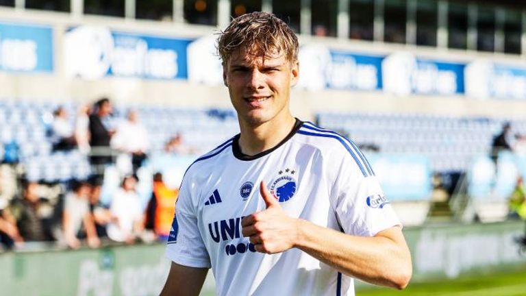 Emil Höjlund wird künftig das Trikot des FC Schalke tragen. 