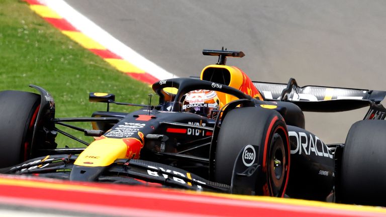 Max Verstappen fährt in FP1 in Belgien die schnellste Runde. 