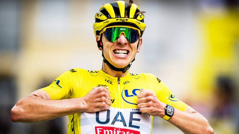 Tadej Pogacar gewinnt zum dirtten Mal die Tour de France. 