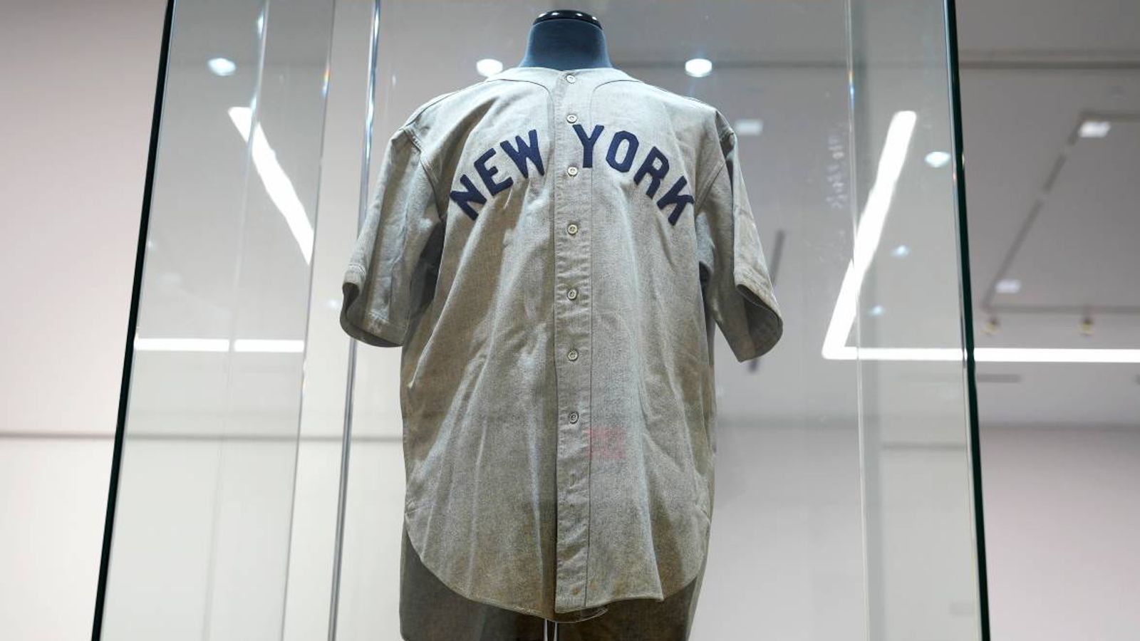 Trikot von Baseball Legende Babe Ruth fur mehr als 24 Millionen US Dollar verkauft MLB News Sky Sport