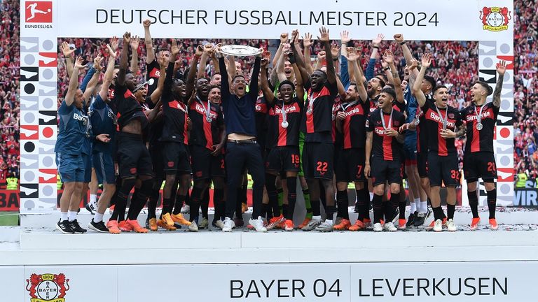 Titelverteidiger Leverkusen trifft am ersten Spieltag auf Mönchengladbach.