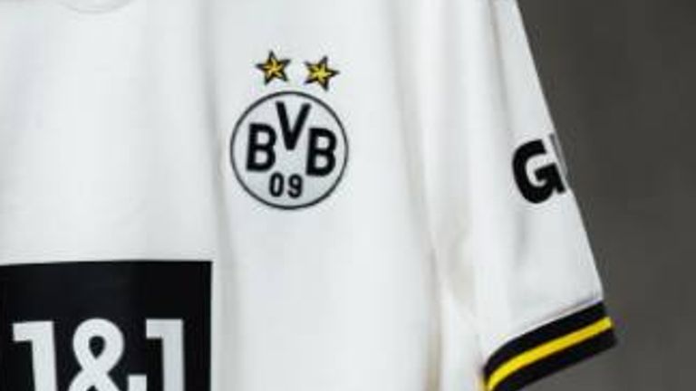 Das neue BVB-Ausweichtrikot ist ganz in weiß gehalten. (Quelle: Twitter/BVB)