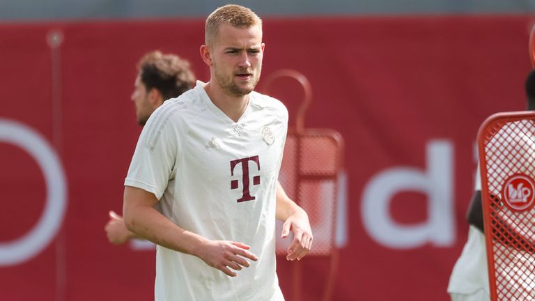 Abgangskandidat Matthjis de Ligt ist wieder ins Mannschaftstraining beim FC Bayern eingestiegen. 