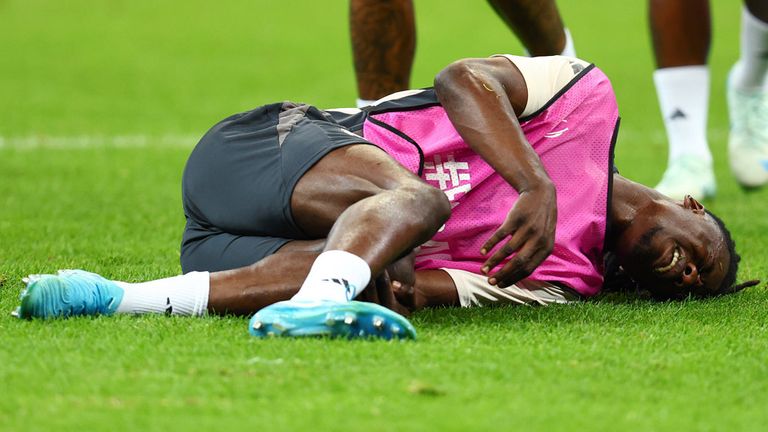 Real-Star Eduardo Camavinga verletzt sich im Abschlusstraining vor dem UEFA Supercup.