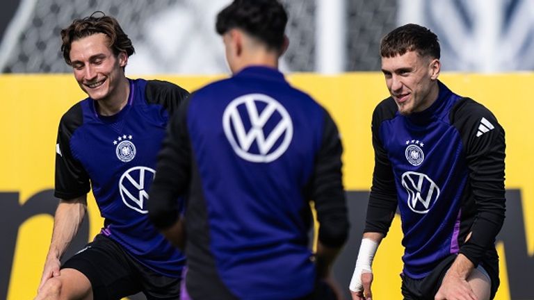 Mainz-Talent Brajan Gruda (r.) war vor der EM Trainingsgast bei der Nationalmannschaft.