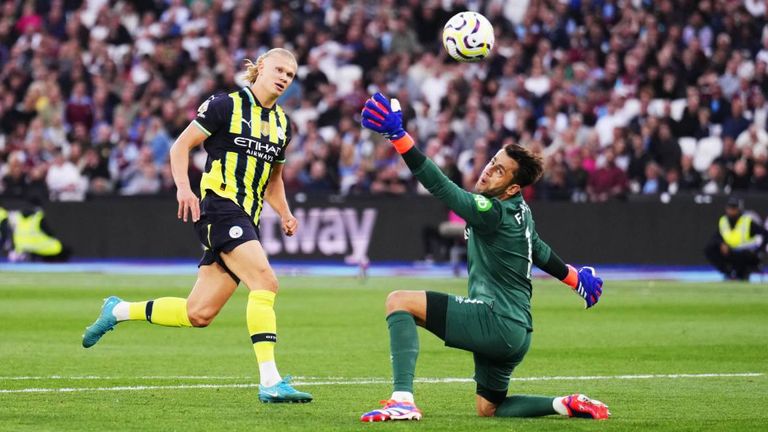 Erling Haaland hat mit seinem nächsten Hattrick für den dritten City-Sieg  im dritten Spiel gesorgt. 