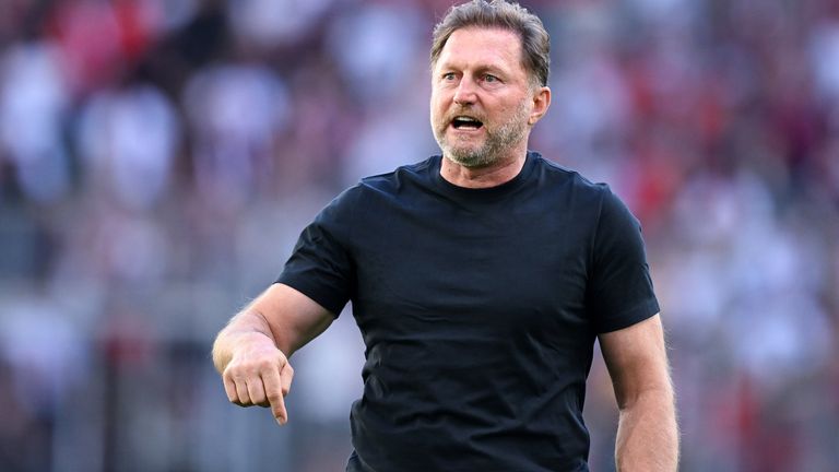 Ralph Hasenhüttl ist mit der Unterstützung der Fans bei der knappen 2:3-Niederlage gegen die Bayern alles andere als einverstanden gewesen. 