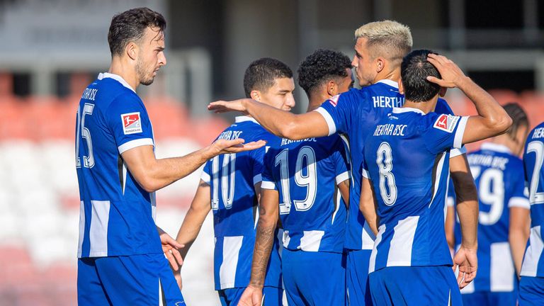 Für ein Trikot von Hertha BSC müssen die Fans tief in die Tasche greifen. 