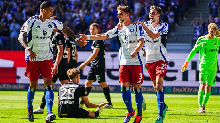 Der Hamburger SV feiert einen deutlichen Heimsieg gegen Preußen Münster.