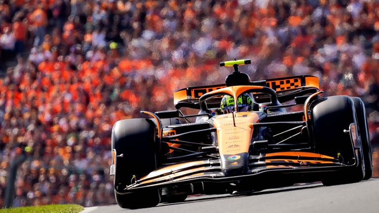 Lando Norris (McLaren) führt den GP der Niederlande souverän an.