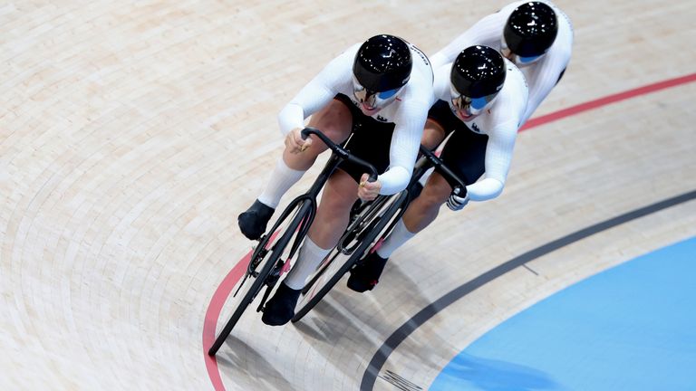 Das deutsche Team mit Pauline Sophie Grabosch, Emma Hinze und Lea Sophie Friedrich holt Bronze. 