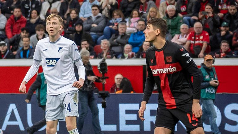 Borussia Dortmund plant einen Vorstoß bei Hoffenheims Maximilian Beier (l.). 