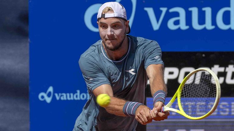 Jan-Lennard Struff verliert in der 1. Runde beim ATP-Turnier gegen Stefanos Tsisipas nach zwei Sätzen.