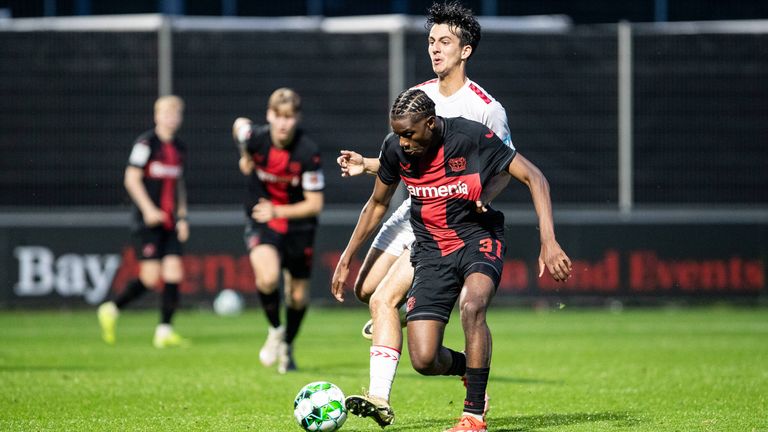 Die U19 von Bayer Leverkusen trifft auf Kaiserslautern - Sky Sport überträgt das Junioren-Spiel live im kostenlosen Stream.