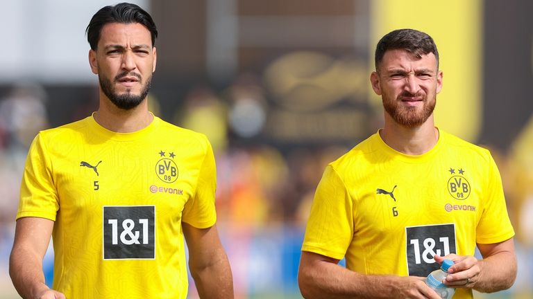 Salih Özcan (r.) könnte den BVB verlassen.