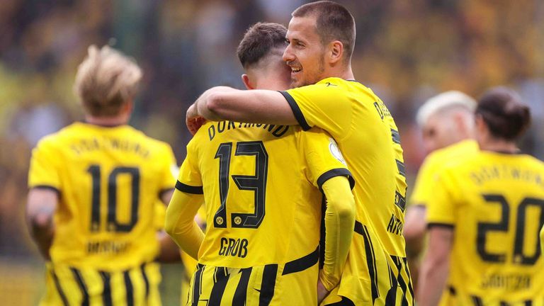 Pascal Groß und Waldemar Anton streifen sich in dieser Saison das Trikot des BVB über.