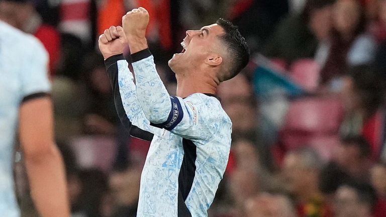  Cristiano Ronaldo feiert seinen 900. Karrieretreffer.