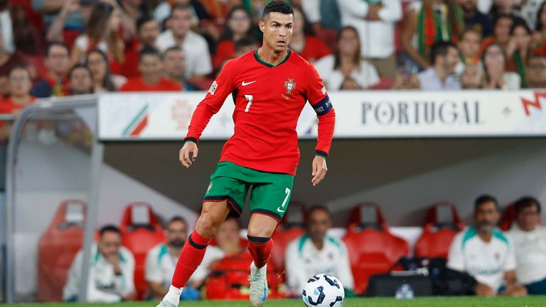 Cristiano Ronaldo rettet Portugal mit seinem späten Treffer zum Sieg.