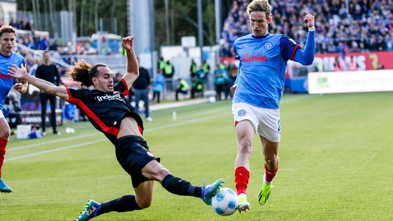 Holstein Kiel gegen Eintracht Frankfurt.