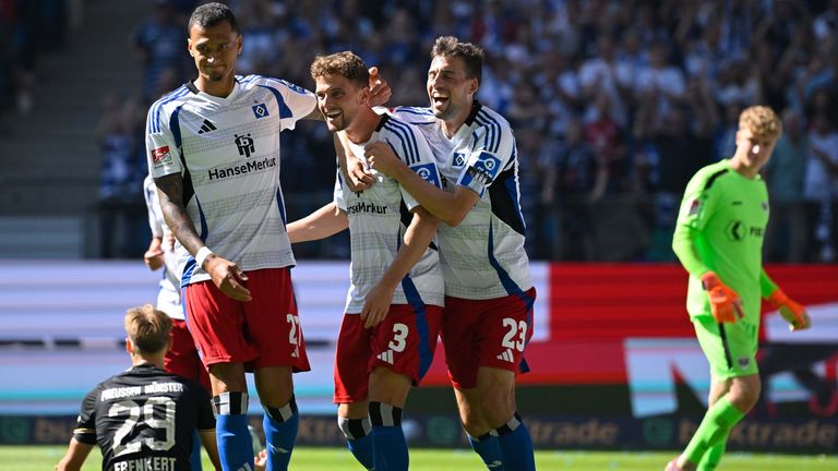 Jonas Meffert (l.) wird vom HSV mit einer Vertragsverlängerung ausgestattet.